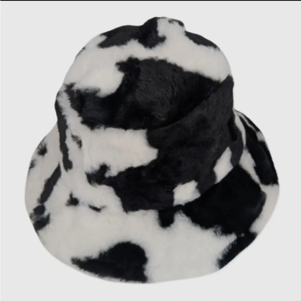 Stylish Black and White Bucket Hat - Picture 3 of 3
